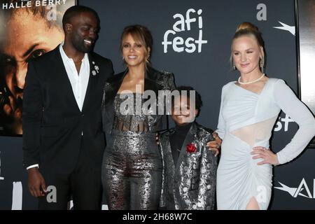 Los Angeles, CA. 13th Nov, 2021. Shamier Anderson, Halle Berry, Danny Boyd Jr, Valentina Shevchenko at arrivals for BRUISED Premiere at 2021 AFI FEST, TCL Chinese Theatre, Los Angeles, CA November 13, 2021. Credit: Priscilla Grant/Everett Collection/Alamy Live News Stock Photo