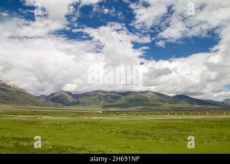 The natural beauty of China's Tibetan Plateau Stock Photo - Alamy