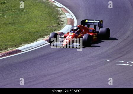 Imola, 1986: Tests of Formula 1 at Imola Circuit. Stefan Johansson in action on Ferrari F1/86. Stock Photo