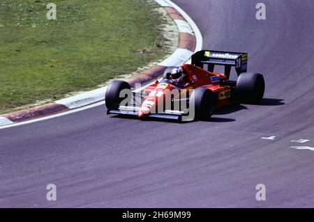 Imola, 1986: Tests of Formula 1 at Imola Circuit. Stefan Johansson in action on Ferrari F1/86. Stock Photo