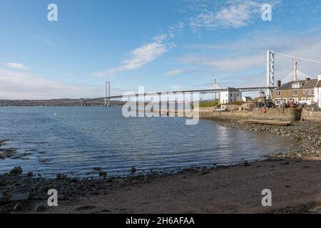 The Forth Road Bridge, seen from the Fife Coastal Path in North Queensferry, Fife, Scotland. Stock Photo