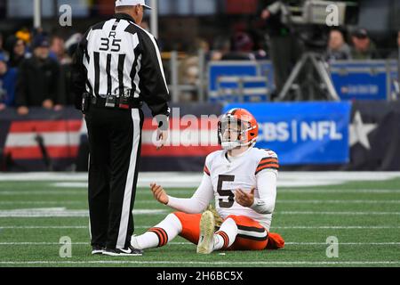 Foxborough, Massachusetts, USA. 14th Nov, 2021. Cleveland Browns quarterback Case Keenum (5) questions referee John Hussey (35) during the NFL football game between the Cleveland Browns and the New England Patriots at Gillette Stadium, in Foxborough, Massachusetts. The Patriots defeat the Browns 45-7. Eric Canha/CSM/Alamy Live News Stock Photo