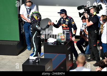 SP - Sao Paulo - 11/14/2021 - FORMULA 1 GP BRAZIL 2021, RACE - Lewis Hamilton and Max Verstapen at the Sao Paulo Grand Prix for the Formula 1 world circuit in the 2021 season. Photo: Duda Bairros/AGIF/Sipa USA Stock Photo