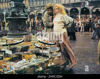 George Segal, Susan Anspach, on-set of the Film, 'Blume in Love', Warner Bros., 1973 Stock Photo