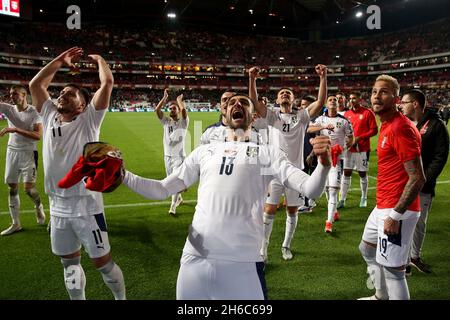 Lisbon, Portugal. 14th Nov, 2021. Serbia's players celebrate the victory after the FIFA World Cup Qatar 2022 Qualifying Group A football match between Portugal and Serbia at the Luz stadium in Lisbon, Portugal, on Nov. 14, 2021. Credit: Pedro Fiuza/Xinhua/Alamy Live News Stock Photo