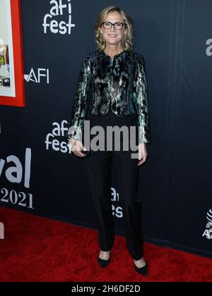 Hollywood, United States. 14th Nov, 2021. HOLLYWOOD, LOS ANGELES, CALIFORNIA, USA - NOVEMBER 14: Chairwoman and CEO of WarnerMedia Studios and Networks Group Ann Sarnoff arrives at the 2021 AFI Fest - Closing Night Premiere Of Warner Bros. Pictures' 'King Richard' held at the TCL Chinese Theatre IMAX on November 14, 2021 in Hollywood, Los Angeles, California, United States. (Photo by Xavier Collin/Image Press Agency/Sipa USA) Credit: Sipa USA/Alamy Live News Stock Photo