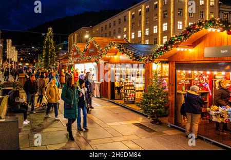 Bergen Christmas market, Bergen, Norway Stock Photo - Alamy