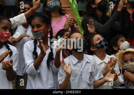 Kolkata, India. 14th Nov, 2021. Children are at joyful mood as the Children's Day is being celebrated on 14 November in India to commemorate the birthday of the nation's first Prime Minister, Jawaharlal Nehru. It is organized by the Birla Industrial & Technological Museum (BITM), Govt Of India at their premise amid Covid-19 pandemic. (Photo by Biswarup Ganguly/Pacific Press/Sipa USA) Credit: Sipa USA/Alamy Live News Stock Photo