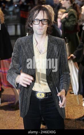 Jarvis Cocker arriving at the Harry Potter And The Goblet Of Fire film premiere, Leicester Square, London. Jeff Moore/allactiondigital.com      Stock Photo
