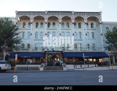 The Adelphi Hotel on Broadway in Saratoga Springs, New York, USA, 2021 © Katharine Andriotis Stock Photo