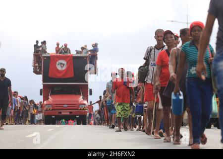 salvador, bahia, brazil - april 15, 2019: Members of the Sem Terra Movement - MST- are seen walking along Avenida Luiz Viana, in Salvador, during a de Stock Photo