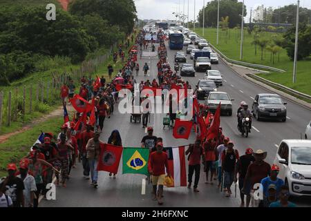 salvador, bahia, brazil - april 15, 2019: Members of the Sem Terra Movement - MST- are seen walking along Avenida Luiz Viana, in Salvador, during a de Stock Photo