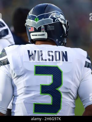 Green Bay, Wisconsin, USA. 14th Nov, 2021. Seattle Seahawks wide receiver DK  Metcalf (14) makes a catch during the NFL football game between the Seattle  Seahawks and the Green Bay Packers at