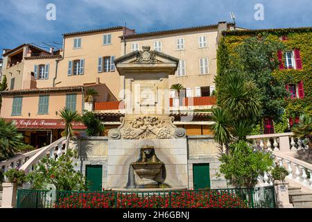 Fountain with monument in the old town of Grimaud - France, Departement Var, Côte d‘Azur Stock Photo