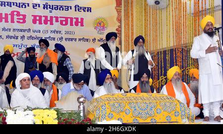 Amritsar, India. 15th Nov, 2021. AMRITSAR, INDIA - NOVEMBER 15: Akal Takht Jathedar Giani Harpreet Singh on the 101st foundation day pf Shiromani Gurdwara Parbandhak Committee (SGPC) at Manji Sahib Diwan Hall Golden Temple complex on November 15, 2021 in Amritsar, India. (Photo by Sameer Sehgal/Hindustan Times/Sipa USA) Credit: Sipa USA/Alamy Live News Stock Photo