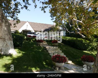 Beverly Hills, California, USA 17th September 2021 A general view of atmosphere of Mob Attorney Sydney Korshak's Former Home/house and Howard Hughes Plane Crash Wreckage Site at 808 N. Whittier Drive on September 17, 2021 in Beverly Hills, California, USA. Photo by Barry King/Alamy Stock Photo Stock Photo