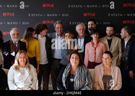 Naples, Italy. 16th Nov, 2021. Naples this morning at the Hotel Vesuvio the presentation of the film the Hand of God by Paolo Sorrentino, with the internal cast of actors Credit: Independent Photo Agency/Alamy Live News Stock Photo
