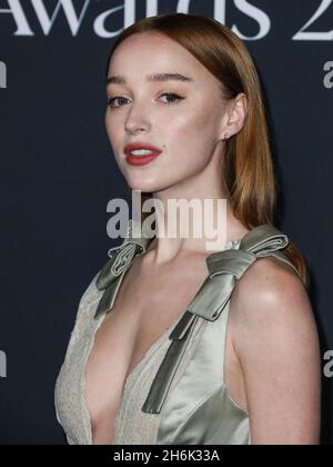 Phoebe Dynevor Louis Vuitton Fashion Show October 4, 2022 – Star Style