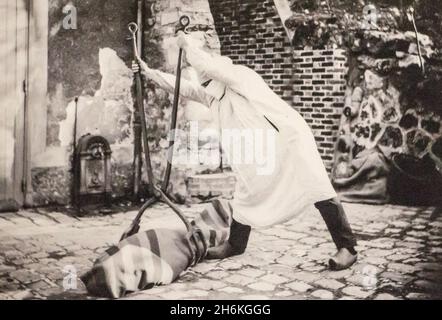 Musée d'Histoire de Marseille : Exposition Great Plague 1720 : how to use a clamp for corpses (reenactment in Institut Pasteur Ca 1908/28 Stock Photo