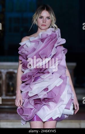 November 15, 2021 - Models on the catwalk during the Rome Fashion White show in the Anglican church if St. Paoul inside the wall in Rome, Italy. (Credit Image: © Evandro Inetti/ZUMA Press Wire) Stock Photo