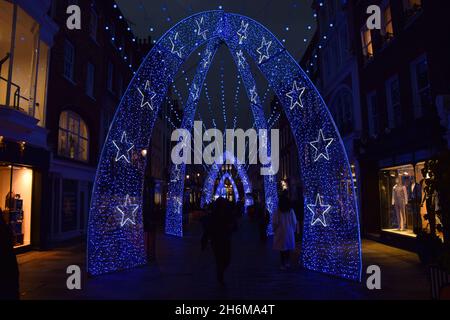 London, UK. 15th November 2021. Christmas lights in South Molton Street, Mayfair. Stock Photo