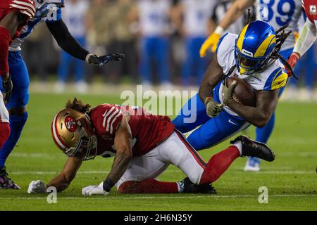 San Francisco 49ers' Talanoa Hufanga and Dontae Johnson break up a pass  intended for Green Bay …