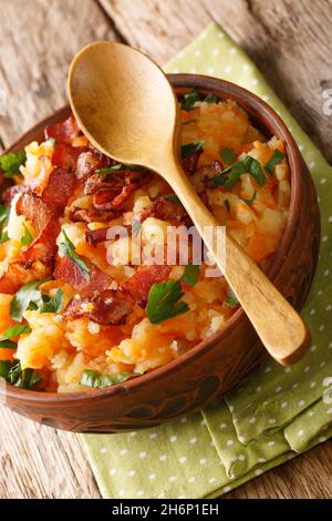 Premium Photo  Dutch hutspot - dish of boiled and mashed potatoes, carrots  and onions. traditional dutch cuisine.