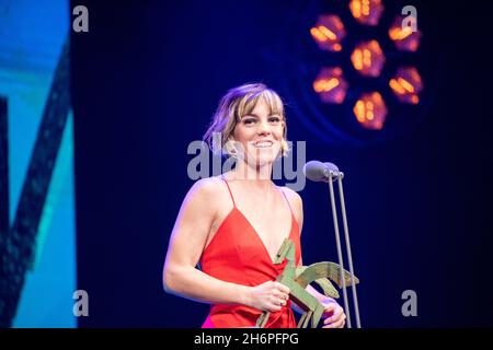 vicky luengo recoge el ondas en el teatro Coliseum de barcelona 2021 Stock Photo