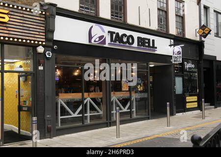 Taco Bell Mexican fast food restaurant in Woking town centre 2021, daytime, Chertsey Road, Woking, Surrey, England, UK Stock Photo
