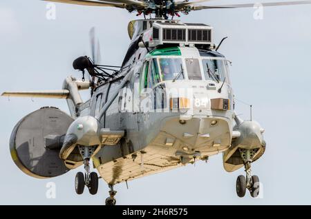 Royal Navy Westland Sea King ASaC.7, Airborne Surveillance and Control Mk.7, converted from AEW2. Airborne early warning version with radar dome Stock Photo