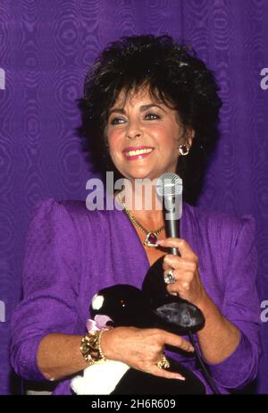 Elizabeth Taylor at the "Passion" Perfume Promotion - September 14
