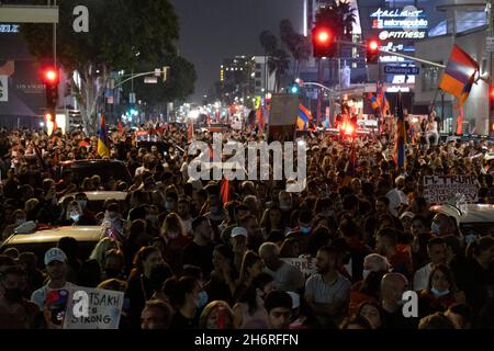 Los Angeles, CA, USA. 4th Oct 2020. A large crowd calls for the end of the violence in Nagorno-Karabakh also known as Artsakh. Credit: Young G. Kim/Alamy Stock Photo