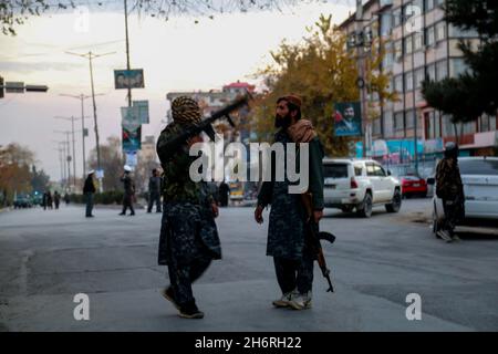 Kabul, Afghanistan. 17th Nov, 2021. Members of Afghan Taliban security forces are seen at the site of an explosion in Kabul, Afghanistan, on Nov. 17, 2021. At least one civilian was killed and six others were wounded in twin explosions in western part of Kabul on Wednesday, an official confirmed. Credit: Saifurahman Safi/Xinhua/Alamy Live News Stock Photo