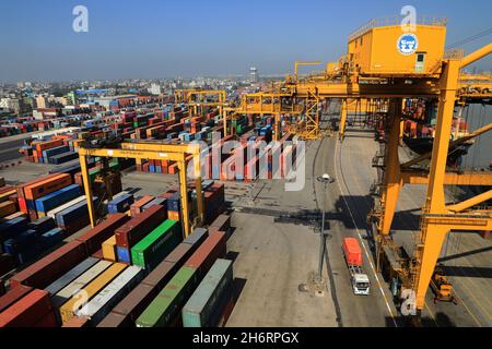 Chittagong, Bangladesh. 17th Nov, 2021. Aerial view of containers and shipyard cranes at Chittagong Port. Chittagong Port and Kurnofuly river play an important economy role in Bangladesh. Credit: SOPA Images Limited/Alamy Live News Stock Photo