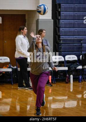 Volleyball action with Snake River vs Sugar Salem High School in Coeur d'Alene, Idaho. Stock Photo