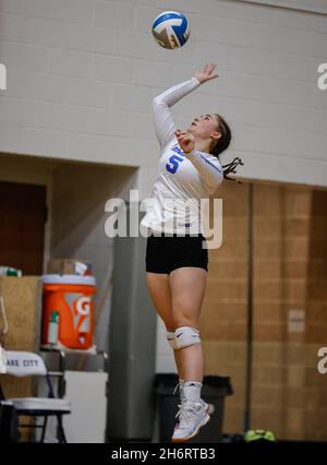 Volleyball action with Snake River vs Sugar Salem High School in Coeur d'Alene, Idaho. Stock Photo