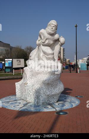 'Captain Scott Memorial' Statue in Cardiff Bay Cardiff Wales Stock Photo