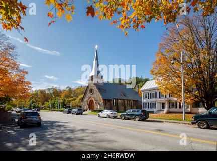 Our Lady of The Snows Roman Catholic church, a local landmark in Woodstock, Vermont, New England, USA in autumn with fall colours Stock Photo