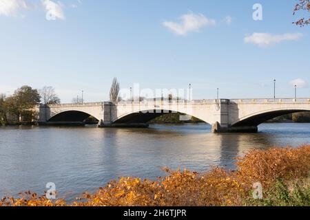 Sir Herbert Baker and Alfred Dryland's Chiswick Bridge on the A316, in Chiswick, west London, England, U.K. Stock Photo