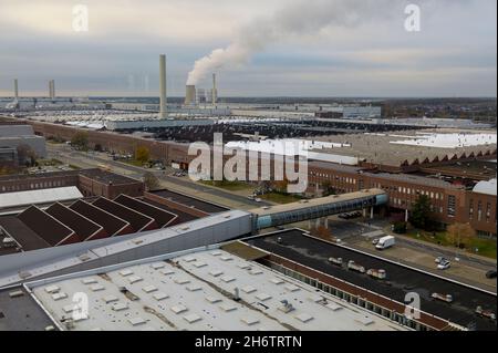 Wolfsburg, Deutschland. 11th Nov, 2021. Volkswagen plant Wolfsburg, main plant of Volkswagen AG, overview, bird's eye view, on 11.11.2021 in Wolfsburg/Germany. Â Credit: dpa/Alamy Live News Stock Photo