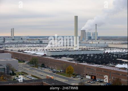 Wolfsburg, Deutschland. 11th Nov, 2021. Volkswagen plant Wolfsburg, main plant of Volkswagen AG, overview, bird's eye view, on 11.11.2021 in Wolfsburg/Germany. Â Credit: dpa/Alamy Live News Stock Photo