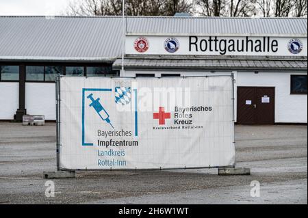 Eggenfelden, Germany. 17th Nov, 2021. 'Bayerisches Impfzentrum - Landkreis Rottal-Inn' is written in front of the still closed vaccination center of the district in the Rottgauhalle. The seven-day incidence of new Corona infections in Bavaria continues to rise. Five counties in the Free State are currently above an incidence of 1000, with the Lower Bavarian county of Rottal-Inn leading the way with a value of 1298. Credit: Armin Weigel/dpa/Alamy Live News Stock Photo