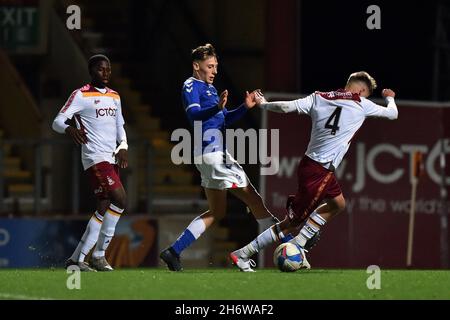 BRADFORD, GBR. NOV 17TH Jim Simms of Oldham Athletic during the FA Cup match between Bradford City and Oldham Athletic at the Coral Windows Stadium, Bradford on Wednesday 17th November 2021. (Credit: Eddie Garvey | MI News) Credit: MI News & Sport /Alamy Live News Stock Photo