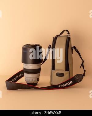 Canon EF 100-400mm telephoto lens with hood and bag Stock Photo