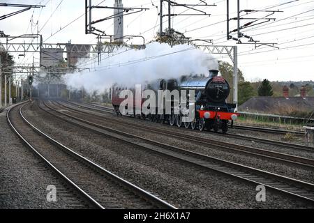 Former London Midland & Scottish Railway Jubilee Class steam locomotive number 5596 (BR no 45596) Bahamas passing Rugeley Trent Valley on 03 Nov 2020. Stock Photo