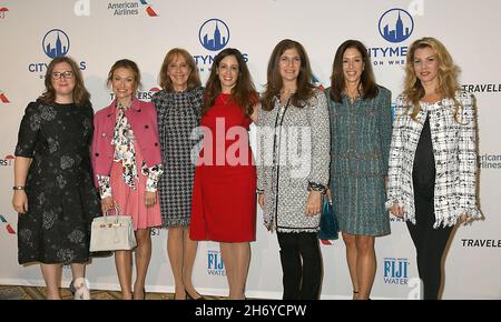 Beth Shapiro and group attends Citymeals on Wheels 34th Annual Power Lunch on November 18, 2021 at the Plaza Hotel in New York, New York, USA. Robin Platzer/ Twin Images/ Credit: Sipa USA/Alamy Live News Stock Photo