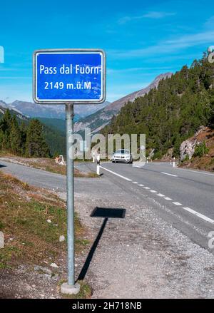Ofenpass, Switzerland - September 28, 2021: The Ofenpass - Pass dal Fuorn is a swiss mountain pass at 2149 m above sea level in the Swiss canton of Gr Stock Photo
