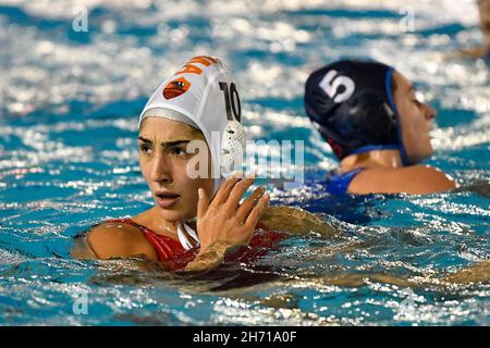 Luna Di Claudio of SIS Roma (ITA) in action during the Waterpolo Euro League Women, Group B, Day 1 between SIS Roma and ZVL 1886 Tetteroo at Polo Natatorio, 18th November, 2021 in Rome, Italy. (Photo by Domenico Cippitelli/Pacific Press) Credit: Pacific Press Media Production Corp./Alamy Live News Stock Photo