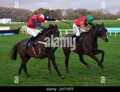 Lorcan Murtagh riding Mr Washington (left) on their way to winning the TVS Supply Chain Solutions Conditional Jockeys' Handicap Hurdle at Chepstow racecourse. Picture date: Friday November 19, 2021. Stock Photo