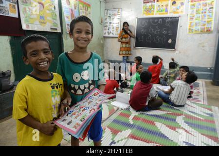 Classroom education, counselling support and first aid techniques provided to street kids. Kolkata, India. Stock Photo